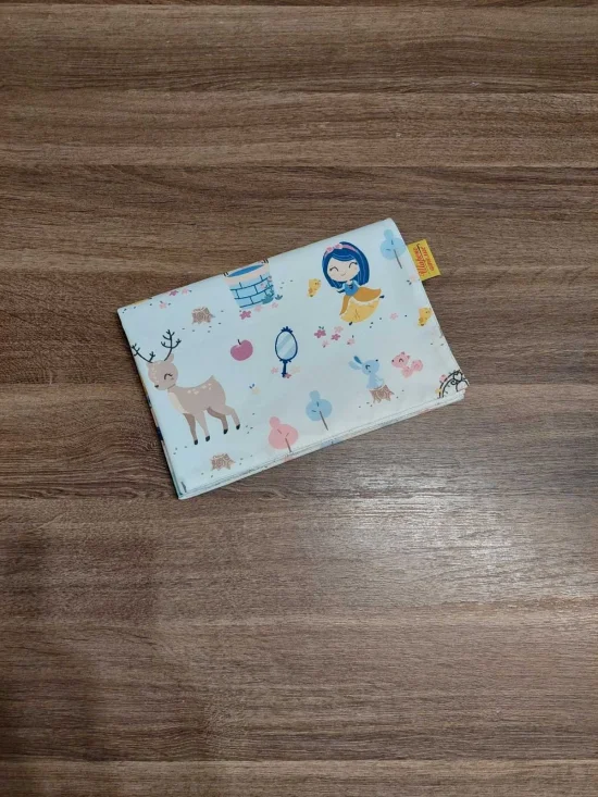 Подложки за повиване на бебе Тънка непромокаема подложка за повиване на бебе СНЕЖАНКА
